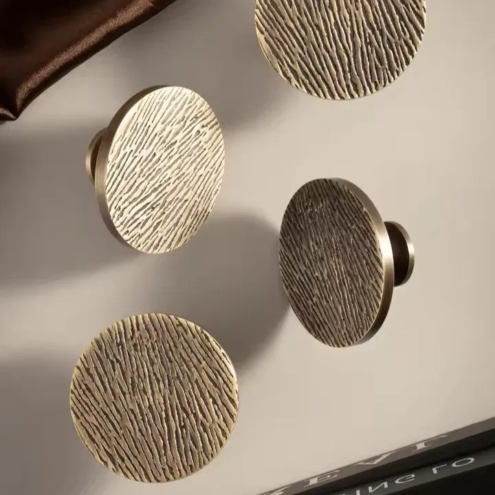 Touch Release MONTCLAIR | Antique Cabinet Knobs