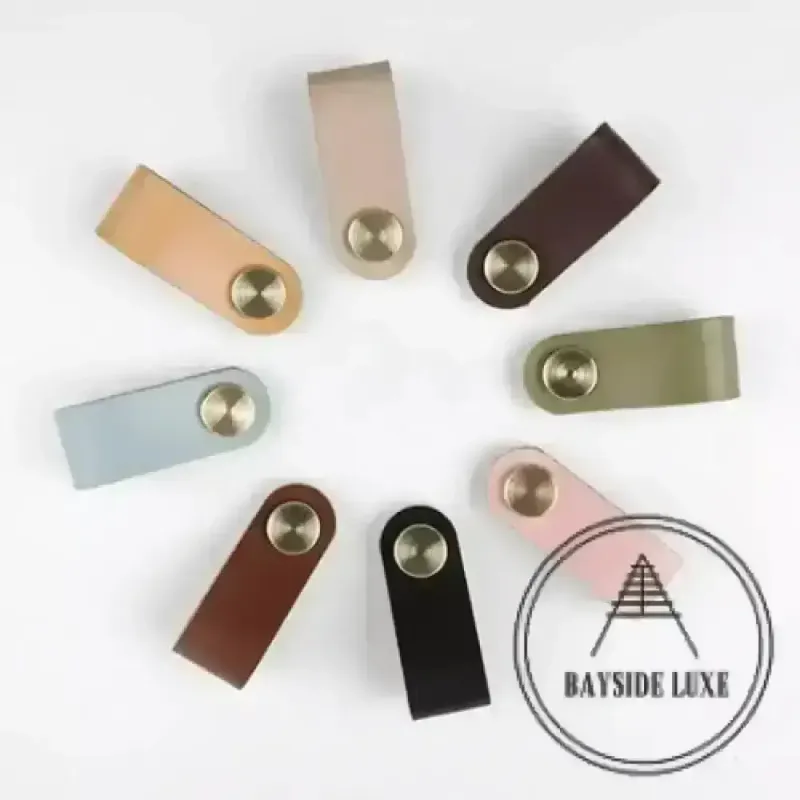 Concealed Mount Bayside Luxe - Leather flat gilded stud pulls