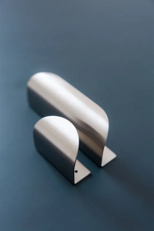 Durham Curved Shiny metal Handle