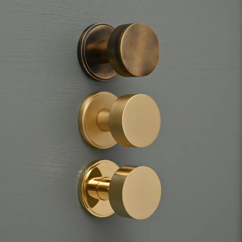 Luxe Round Well-built Brass Door Knobs