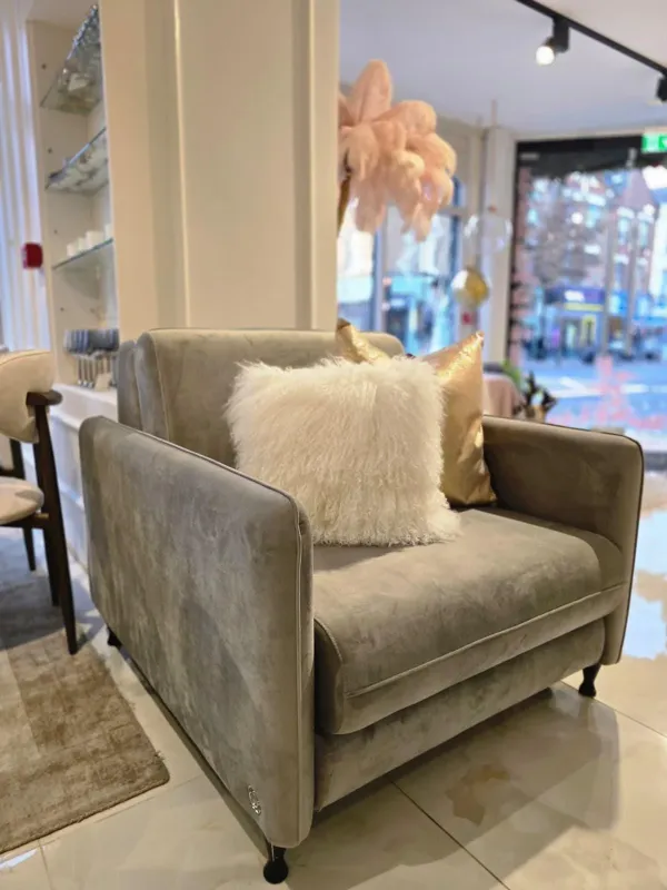 Tamper Resistant Ex Display Wi-fi Armchair