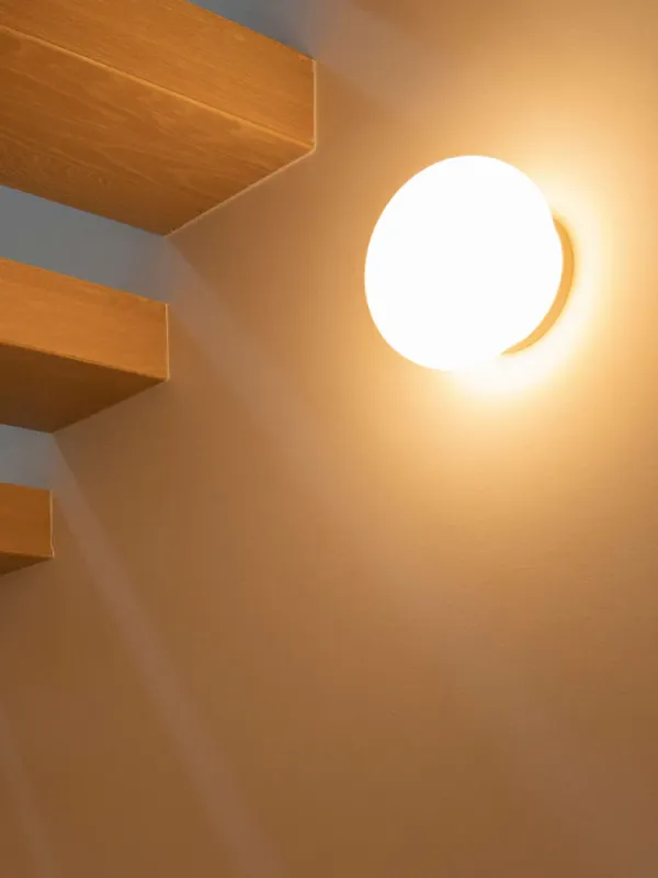 Glo-Ball Wall Portable Tunable White