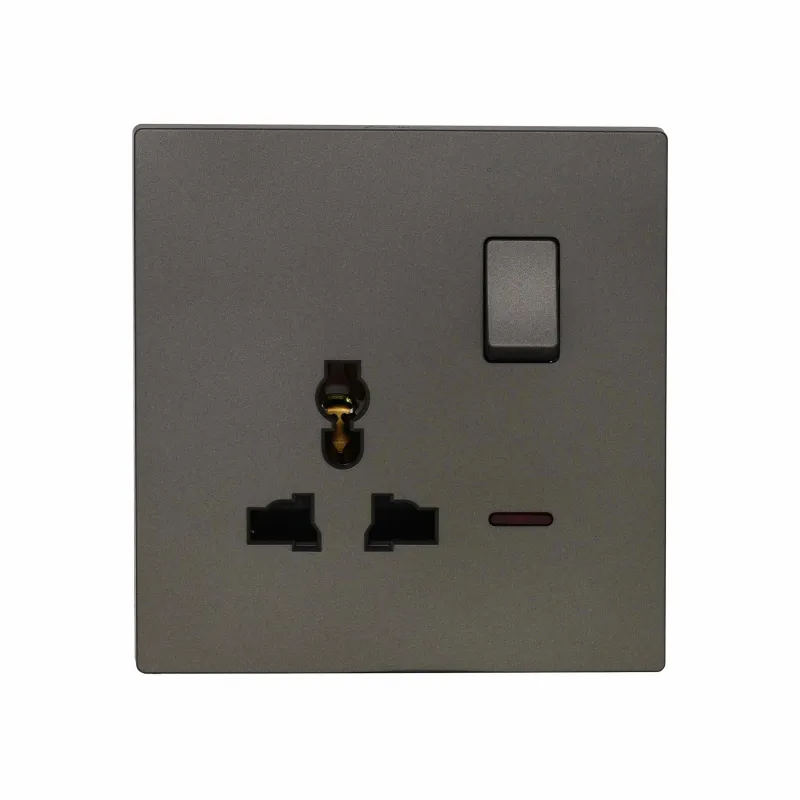 Single MF Socket 13A – Ultra Slimline Plastic