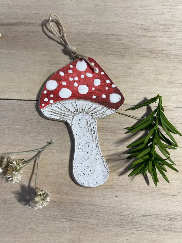 Amanita Ornament LG - 20V