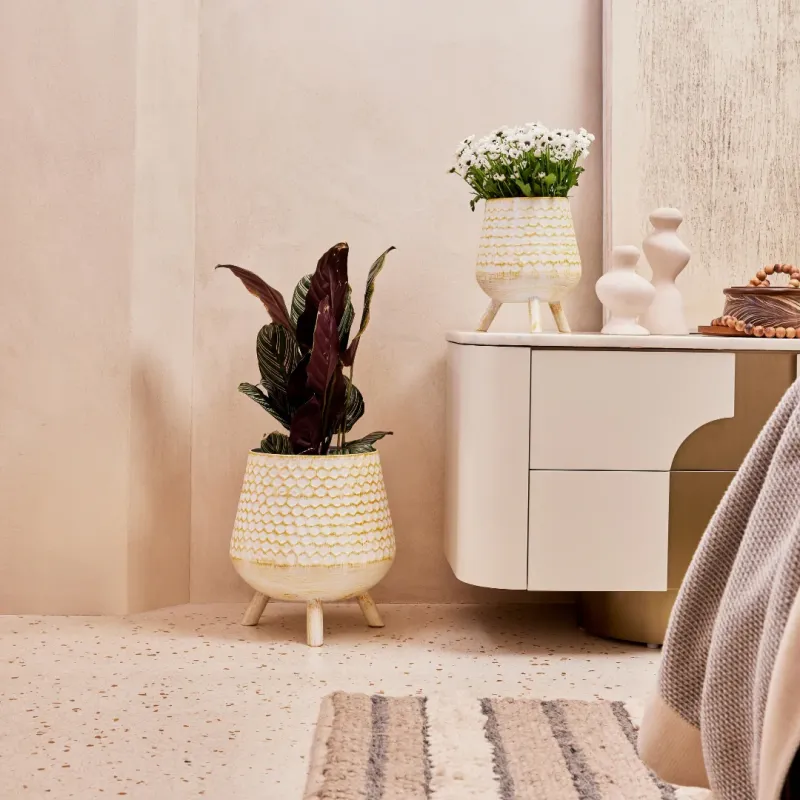 ARGYLE ANTIQUE IRON ALL-METAL PLANTER