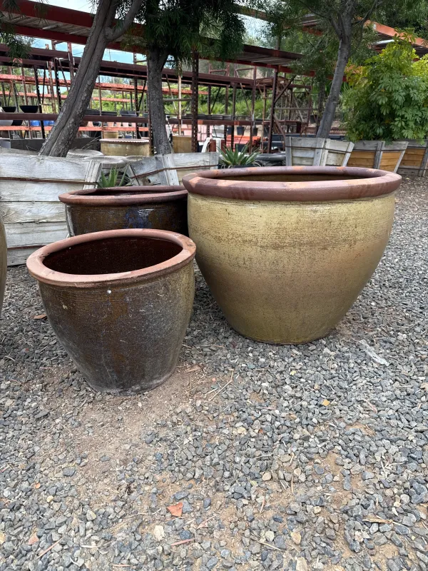 China Rustic Oversized Flat Rim Pot