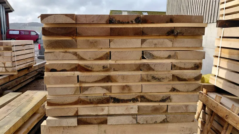Half Uniform Oak Sleepers 200×50 at 1200mm