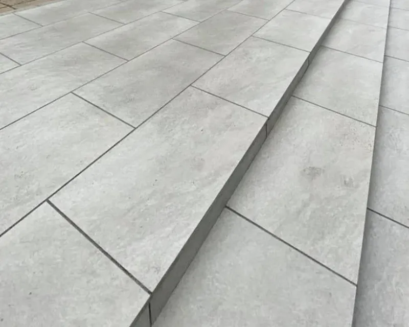 Hammerstone Grey Bullnosed Porcelain Steps 900x300mm - 20mm Chunky