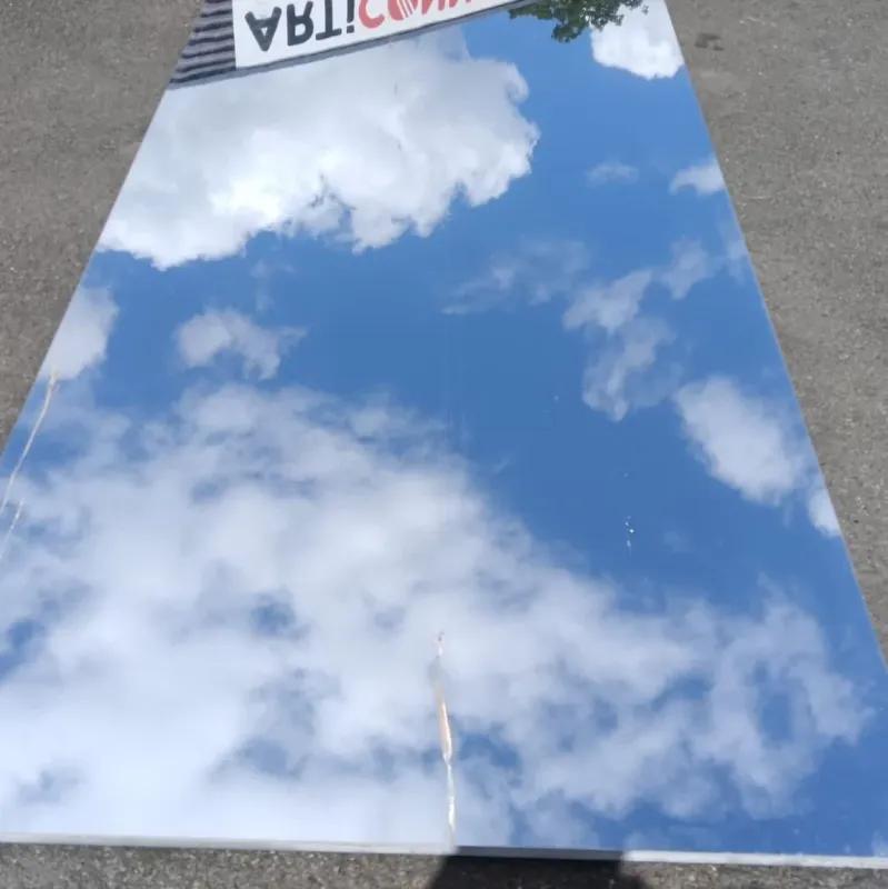 Panneau miroir - 3010 x 1115 x 19 mm - Alucoil (LARCORE 15 mm + LARSON FR 4 mm Miroir)