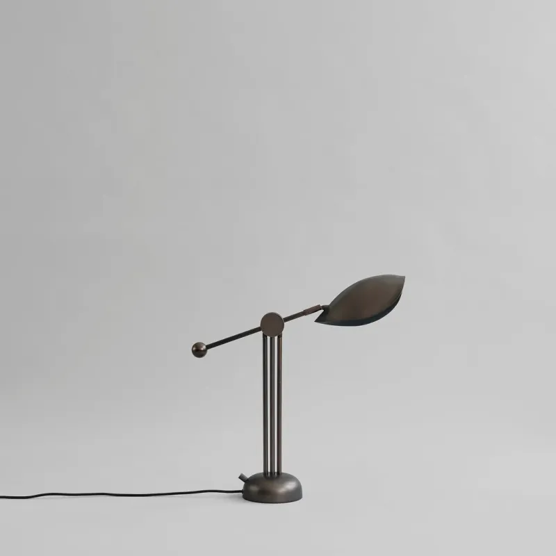 SITNGRAY TABLE LAMP I $695.00
