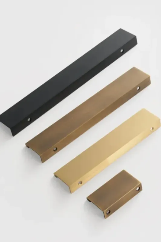 Tyne Angled Lip Cabinet Handle Kit Accessories